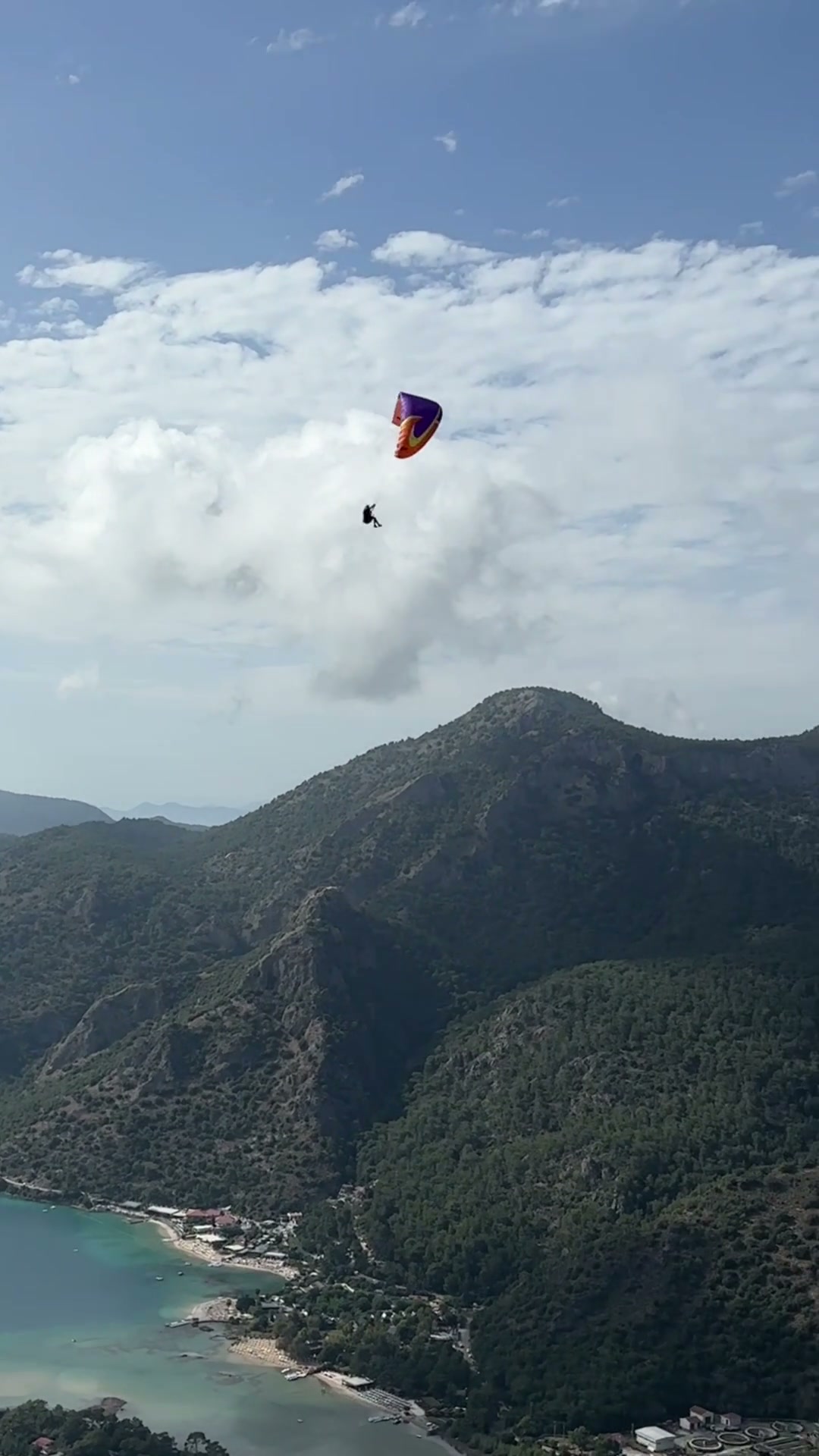 Kelly paragliding over the Blue Lagoon in Ölüdeniz, Türkiye